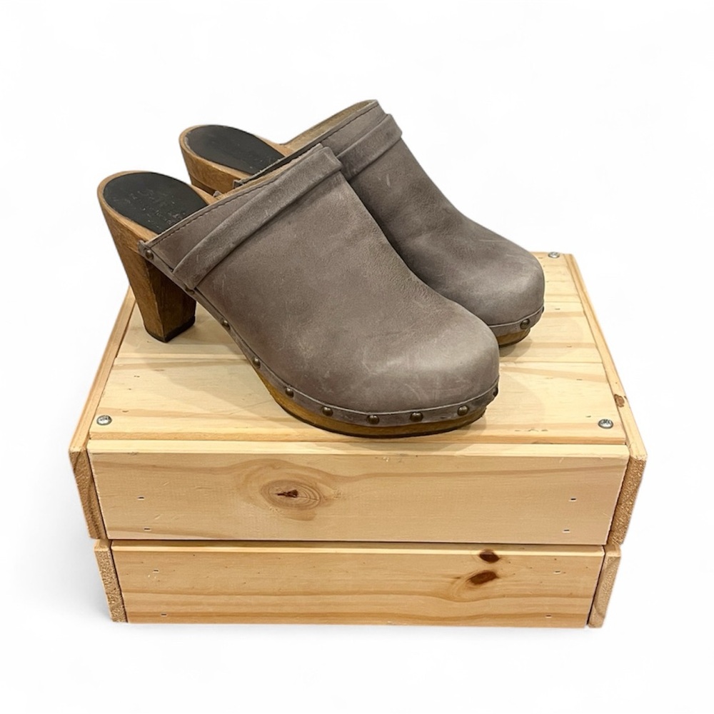Sanita Danish Wood Leather Clogs